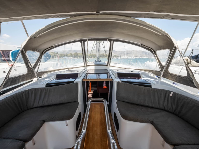 Louez un Hanse Hanse 455 à Néa Péramos