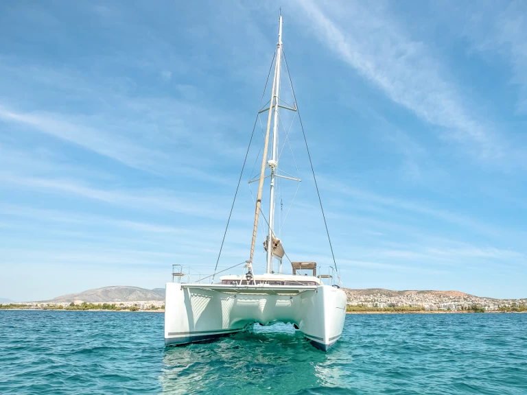 Catamaran à louer à Álimos au meilleur prix