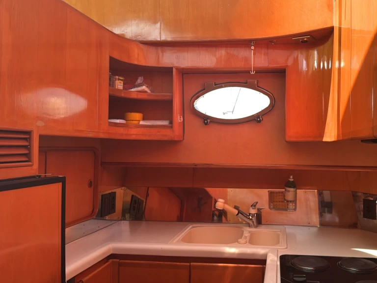 Louer Bateau à moteur avec ou sans skipper Johnson à Vigo