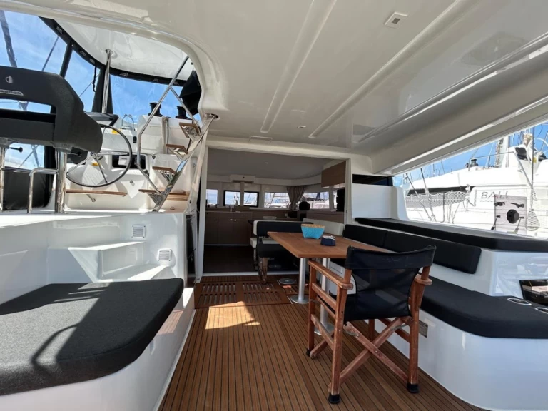 Lagoon Lagoon 43 a louer à Álimos