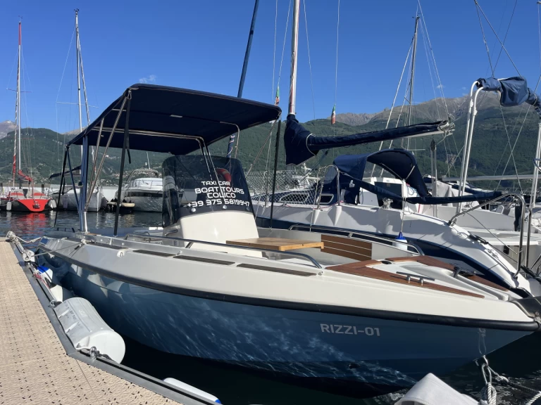 Bateau à moteur à louer à Colico au meilleur prix