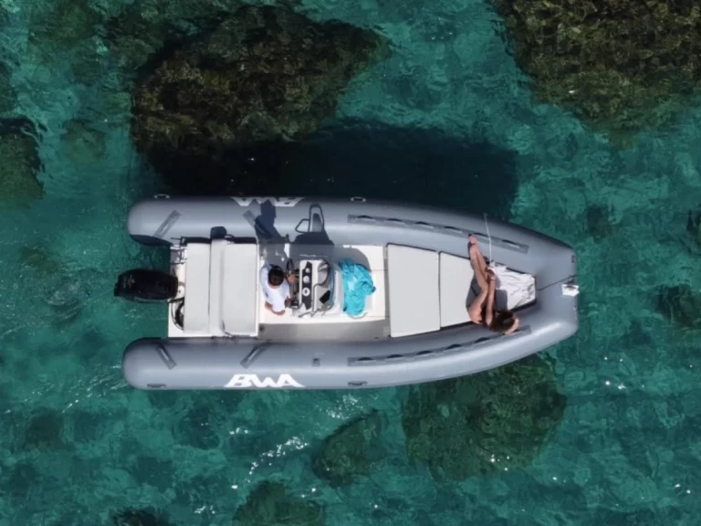 Location bateau Villasimius pas cher California 550