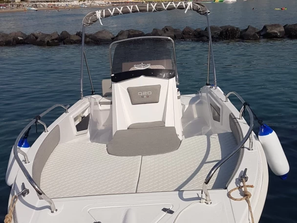 Location Bateau à moteur Q-Barqa avec permis