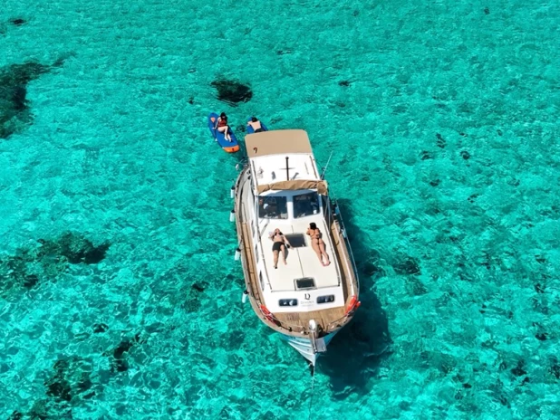 Bateau à moteur à louer à Port Mahon au meilleur prix