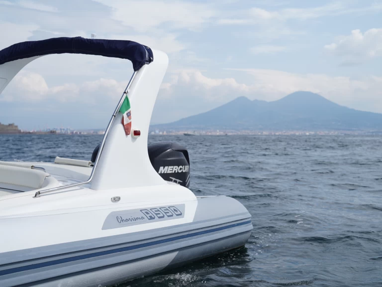 Louer Bateau à moteur avec ou sans skipper Asso à Naples