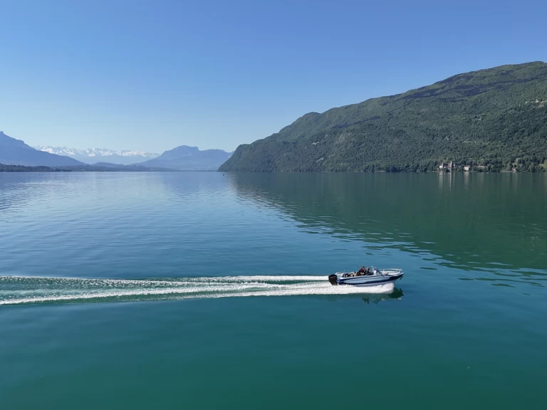 Location Bateau à moteur à Conjux - Glastron Ssv 172