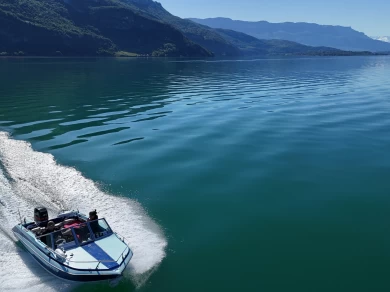 Noleggio barche Glastron Ssv 172 a Conjux su Samboat