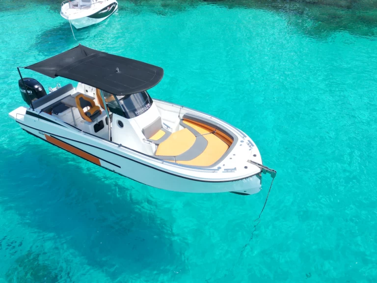 Louer Bateau à moteur avec ou sans skipper BMA à Cala d'Or