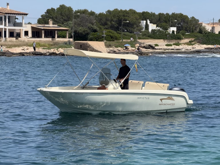 Location à s'Estanyol de Migjorn - Invictus  Invictus 190 FX sur SamBoat