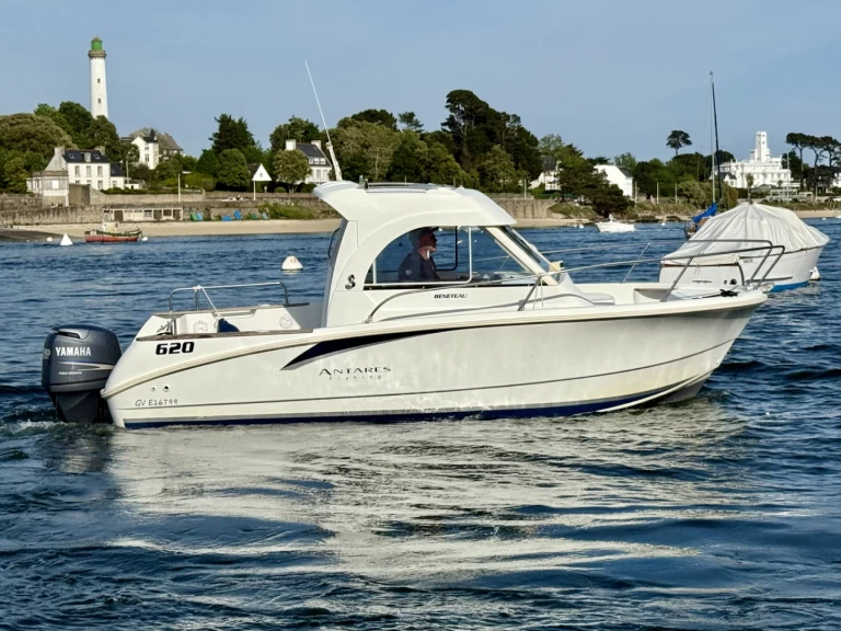 Louez un Bénéteau Antares 620 HB à Port de Sainte-Marine