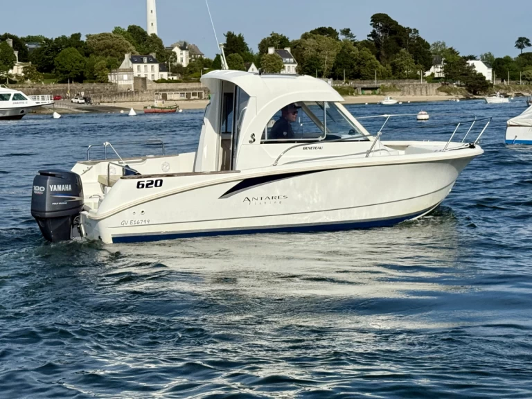Location bateau Port de Sainte-Marine pas cher Antares 620 HB
