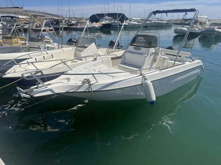 Location bateau tecnofiber stelt à Salerne sur Samboat