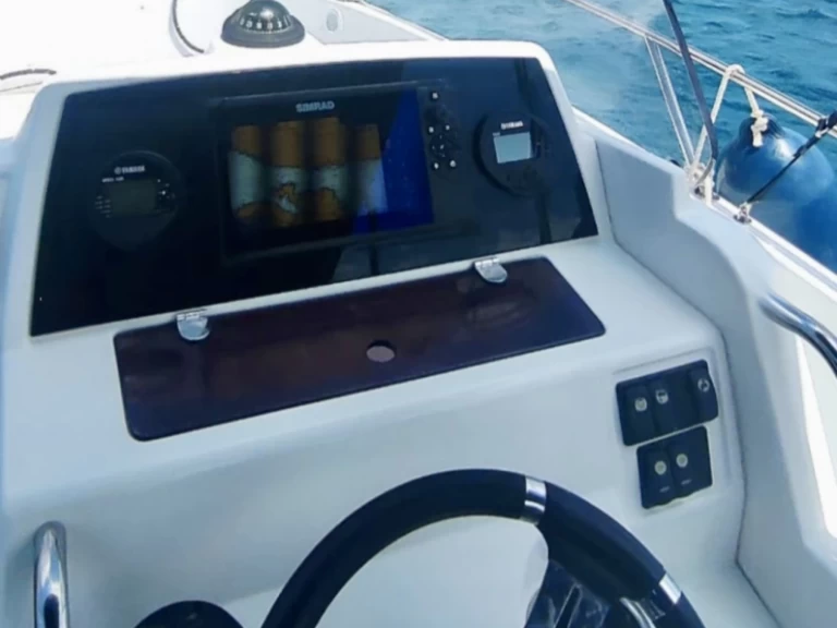 Jeanneau Cap Camarat 7.5 Style a louer à Hyères