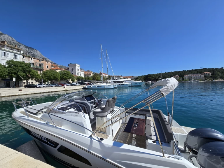 Bateau à moteur à louer à Makarska au meilleur prix