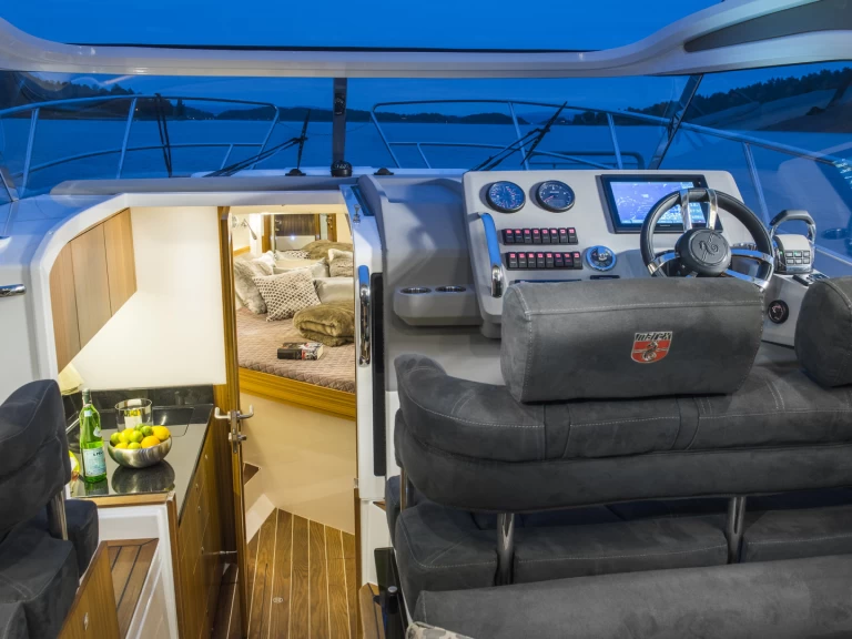 Location bateau Gouviá pas cher 310