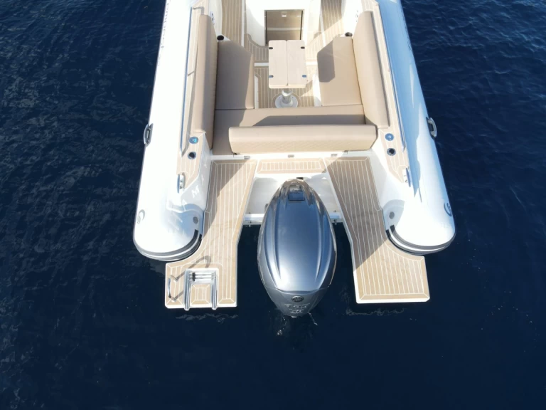 Louer Semi-rigide avec ou sans skipper Capelli à Marine de Sant'Ambrogio