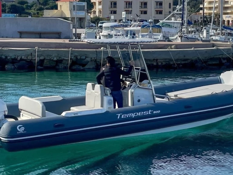 Location bateau Capelli Tempest 900 Luxe à Marine de Sant'Ambrogio sur Samboat