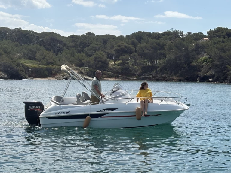 Location Bateau à moteur Bénéteau avec permis