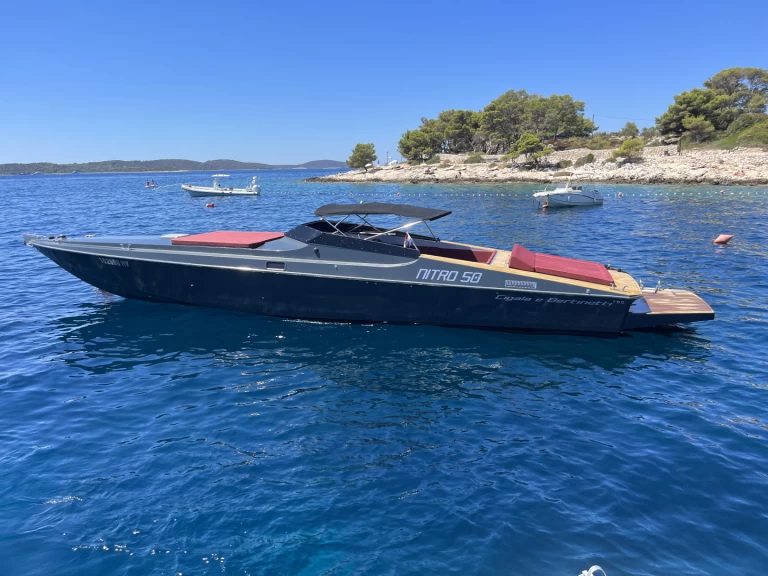Location à Hvar - Cigala e bertinetti Nitro 50 sur SamBoat