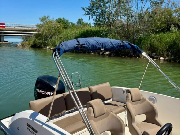 Louer Bateau à moteur avec ou sans skipper Quicksilver à Carnon-Plage