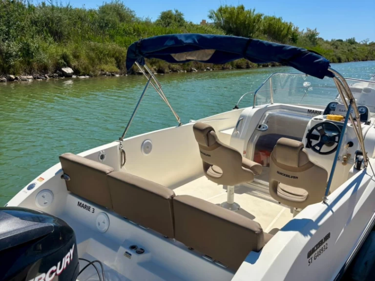 Quicksilver Activ 675 Sundeck a louer à Carnon-Plage