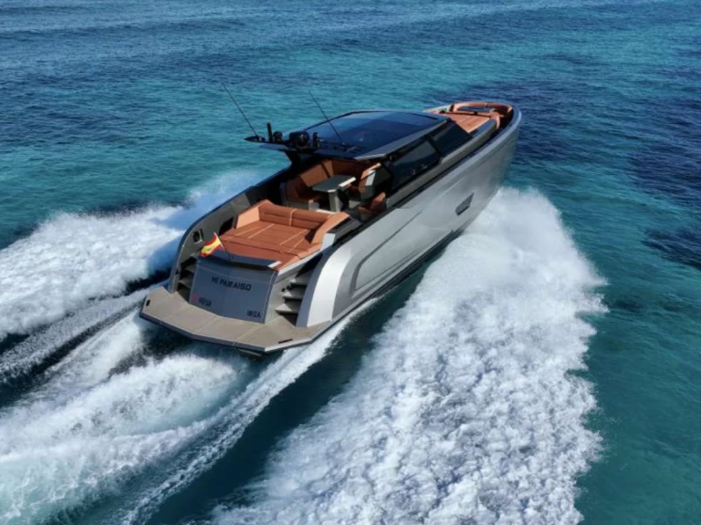 Yacht à louer à Marina Ibiza au meilleur prix