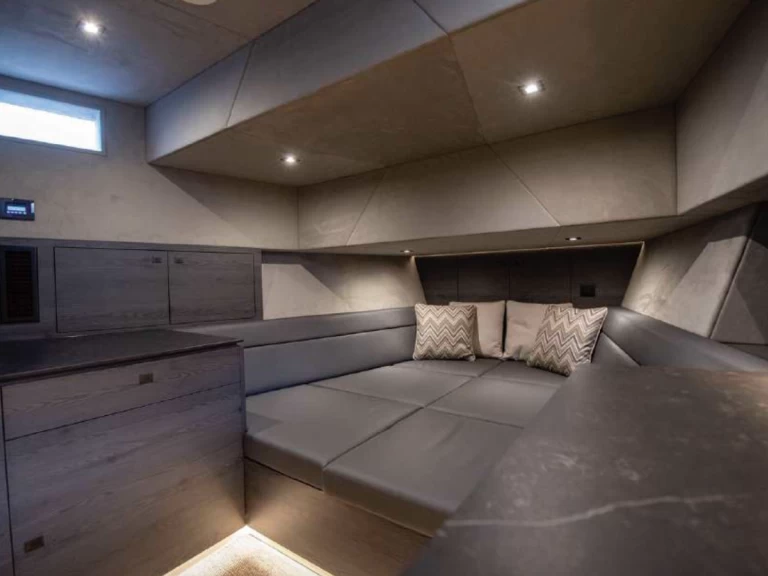 Location à Marina Ibiza - Vanquish VQ 58 sur SamBoat