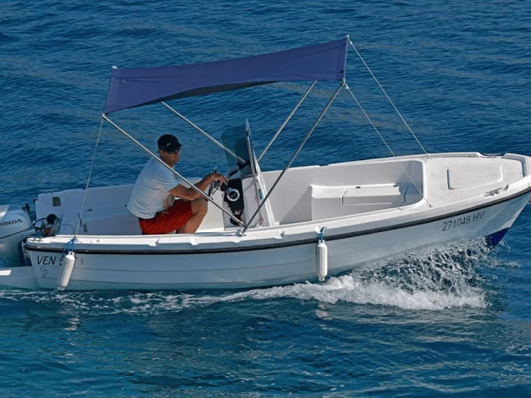 Ven Ven 501 a louer à Hvar