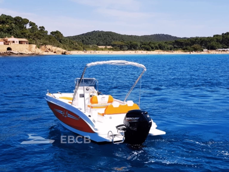 Bateau à moteur à louer à Platja d'Aro au meilleur prix
