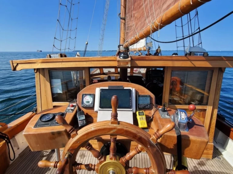 Location bateau Adil Turan Caïque à Port Cogolin sur Samboat