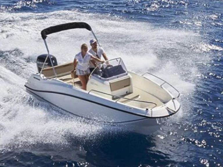 Location Bateau à moteur Quicksilver avec permis
