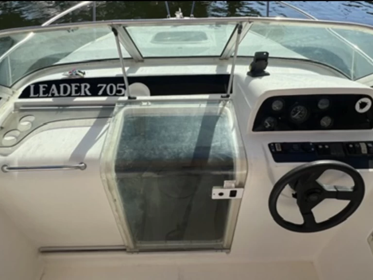 Location bateau Mandelieu-la-Napoule pas cher Leader 705