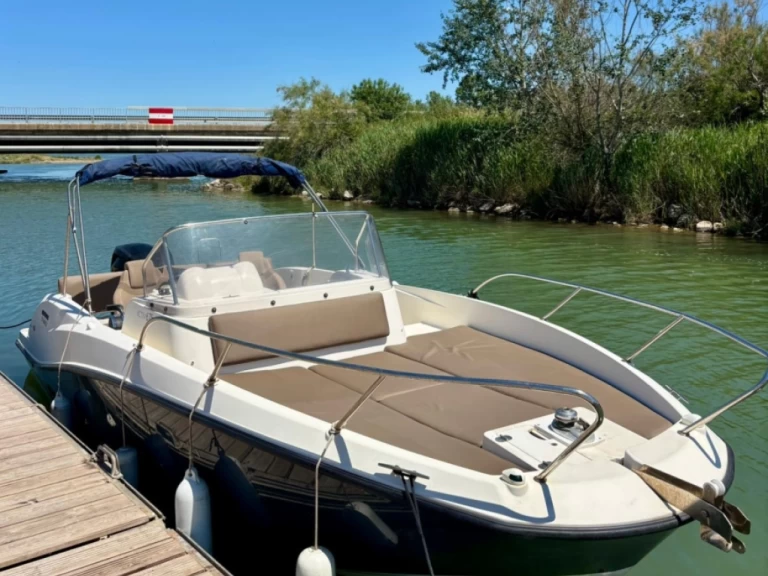 Location Bateau à moteur à Carnon-Plage - Quicksilver Activ 675 Sundeck