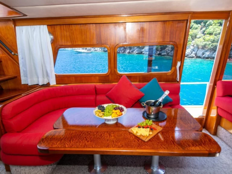 Location bateau Fethiye pas cher costom made