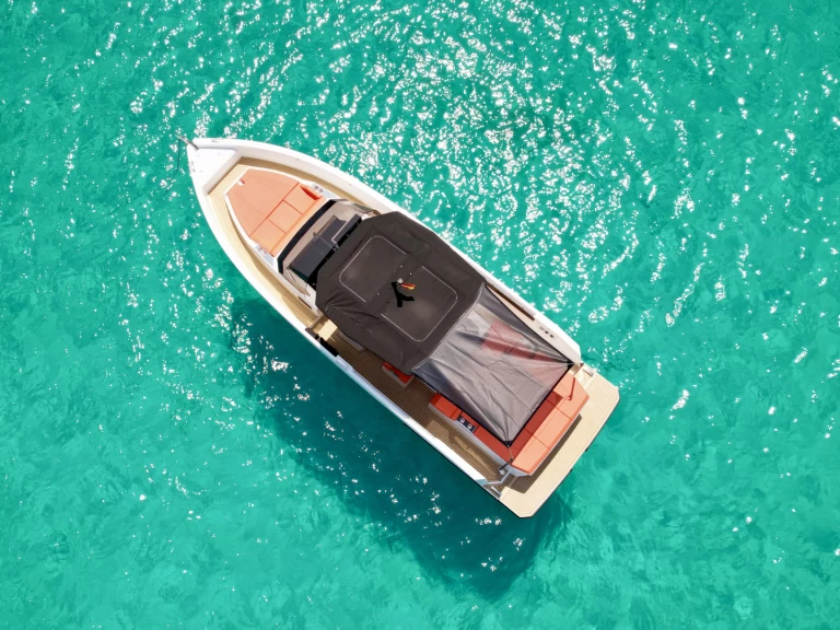 Louer Bateau à moteur avec ou sans skipper DE ANTONIO Yachts à Marina Ibiza