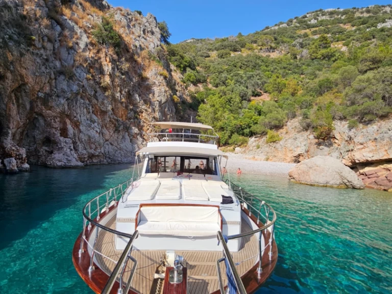 Location Voilier costom made  avec permis