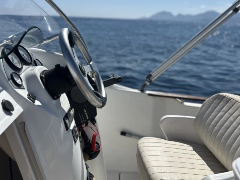 Location à Mandelieu-la-Napoule - Bénéteau Flyer 650 Sun Deck sur SamBoat