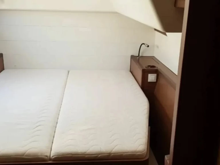 Louer Catamaran avec ou sans skipper Lagoon à Álimos