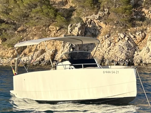 Louez un Nuva Nuva M6 Open à Marina Greenwich