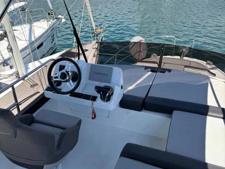 Location bateau Jeanneau Merry Fisher 1095 Fly à Jezera sur Samboat