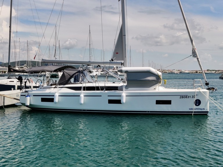 Location Voilier à Sukošan - Bavaria Bavaria C42