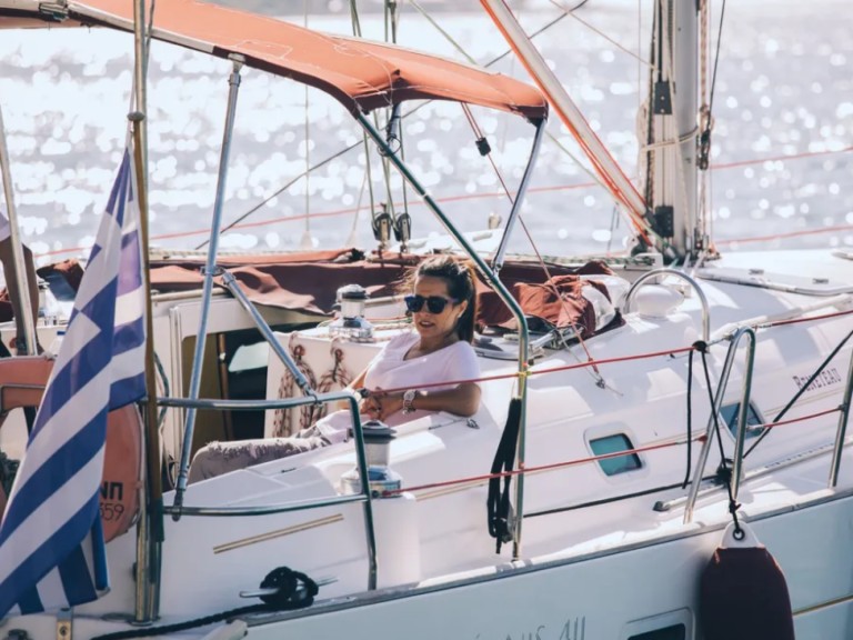 Louez un Bénéteau Oceanis 411 Clipper à Dème de Vólos