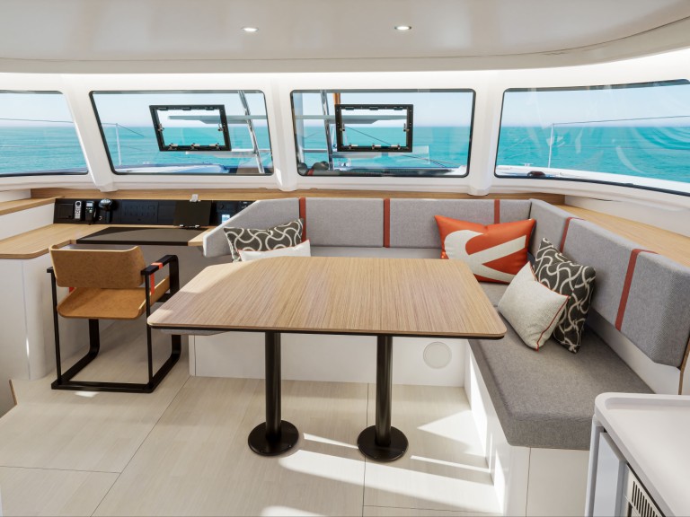 Excess Excess 13 - 4 + 2 cab. a louer à Komolac