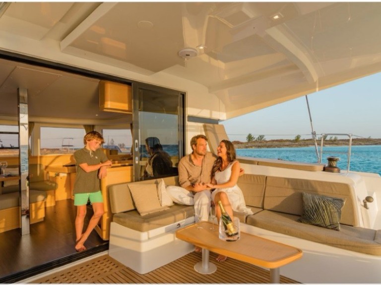 Louer Catamaran avec ou sans skipper Lagoon à Komolac