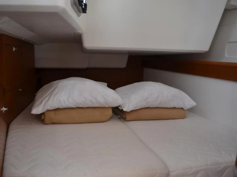 Louer Voilier avec ou sans skipper Jeanneau à Seget Donji