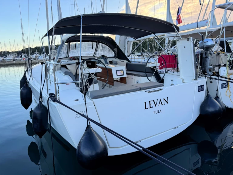 Dufour Dufour 430 Grand Large a louer à Pula