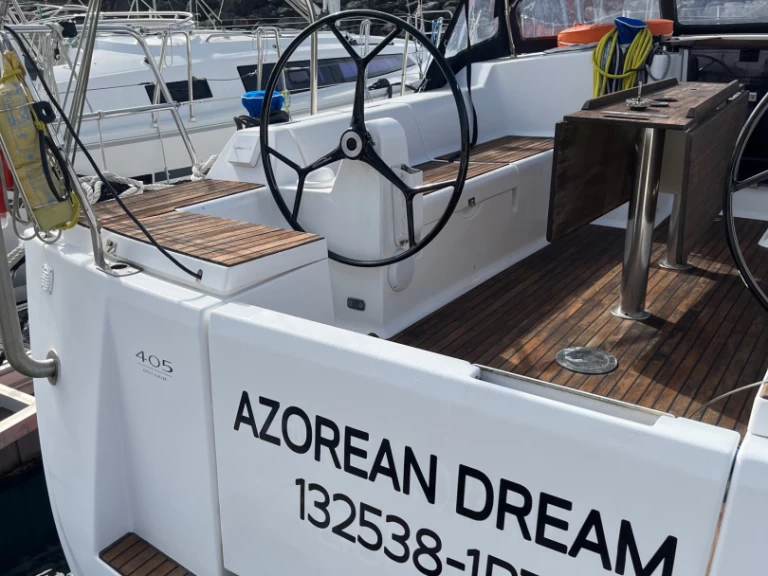 Louez un Dufour Dufour 405 Grand Large à Angra do Heroísmo
