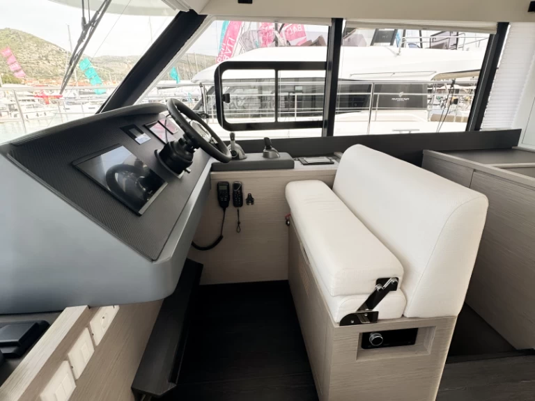 Bateau à moteur à louer à Seget Donji au meilleur prix