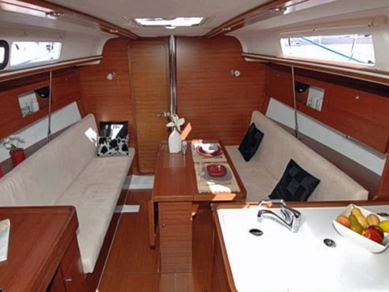 Location bateau Grossenbrode pas cher Dufour 325 Grand Large