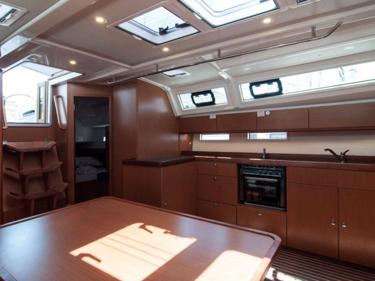 Louez un Bavaria Cruiser 46 à Split